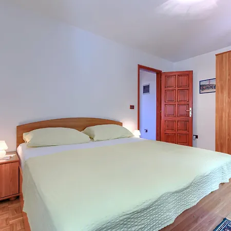 Lorenzin By Interhome