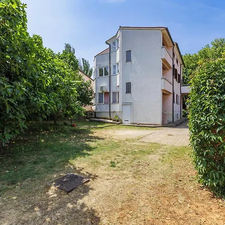 Lorenzin By Interhome