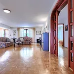 Lorenzin By Interhome *