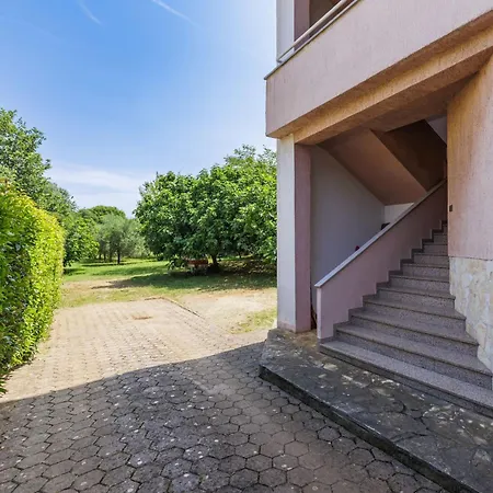 Lorenzin By Interhome Apartment Vinkuran