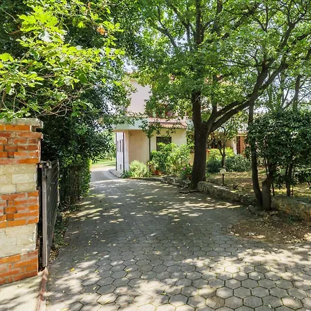 Lorenzin By Interhome * Vinkuran