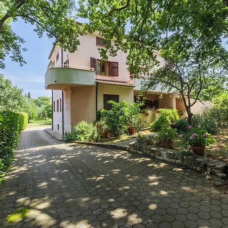 Lorenzin By Interhome